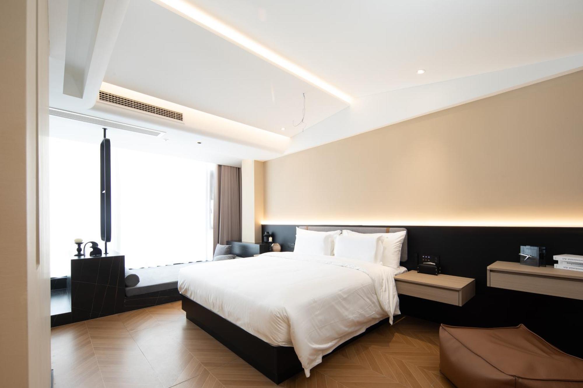 See You Soon At The Ritz Rose Summer Hotel Санья Экстерьер фото