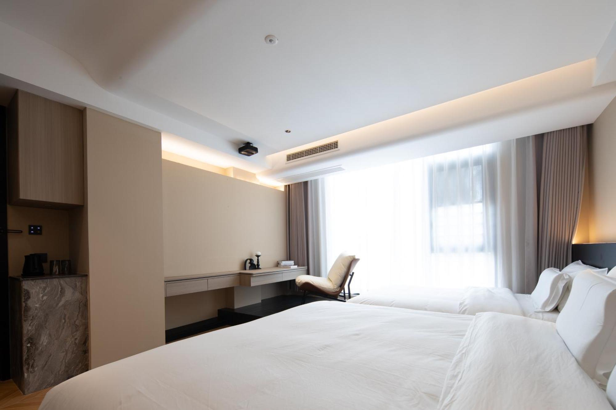 See You Soon At The Ritz Rose Summer Hotel Санья Экстерьер фото