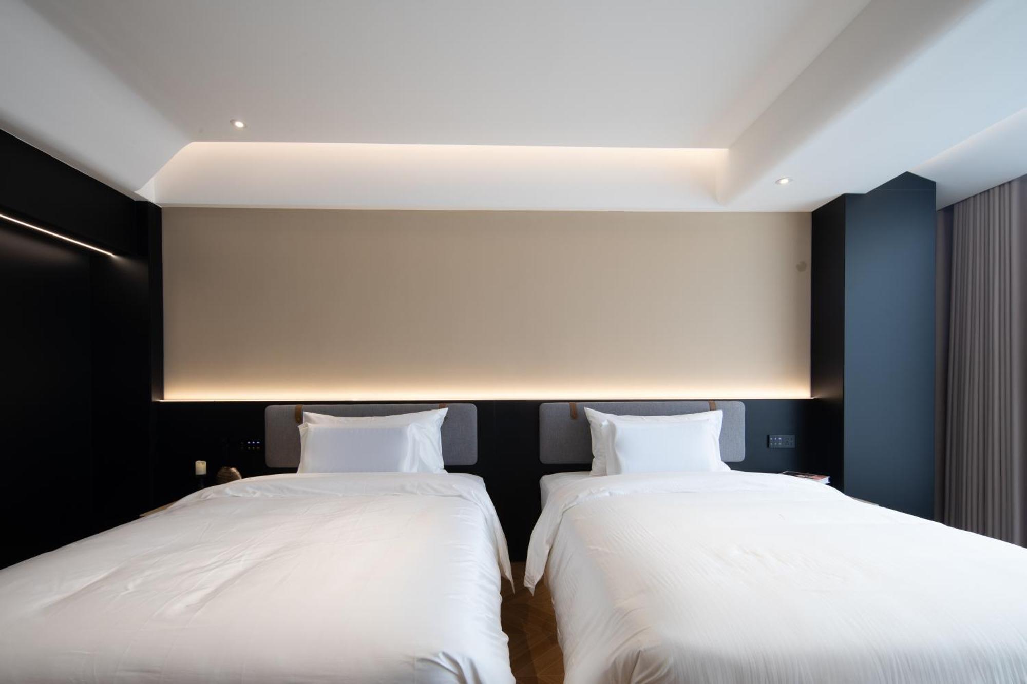 See You Soon At The Ritz Rose Summer Hotel Санья Экстерьер фото