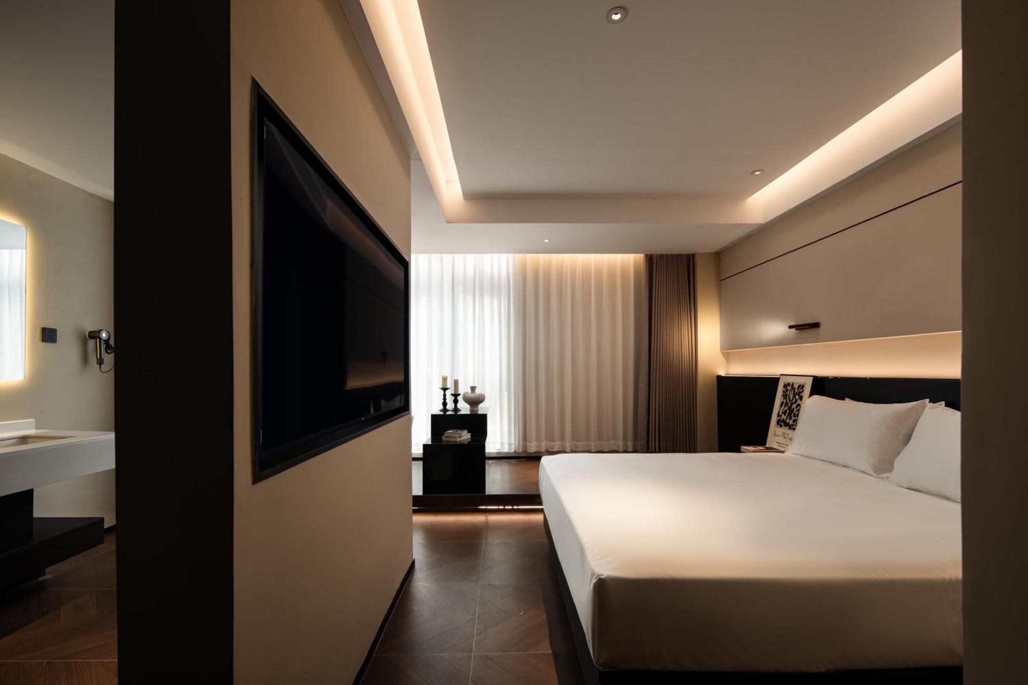 See You Soon At The Ritz Rose Summer Hotel Санья Экстерьер фото